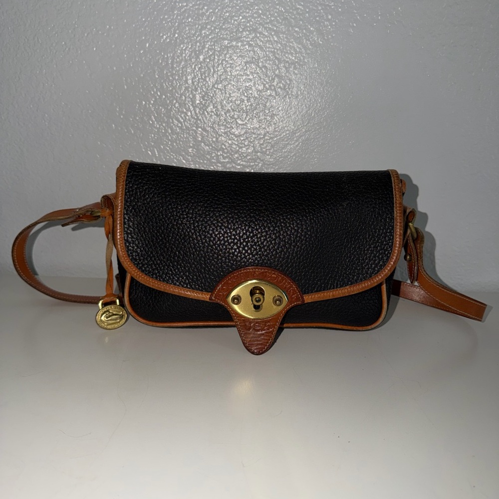Vintage Dooney & Bourke Cross bag